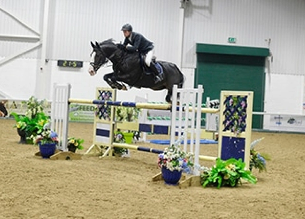 Robert Murphy Clinches Win at Aintree Qualifier