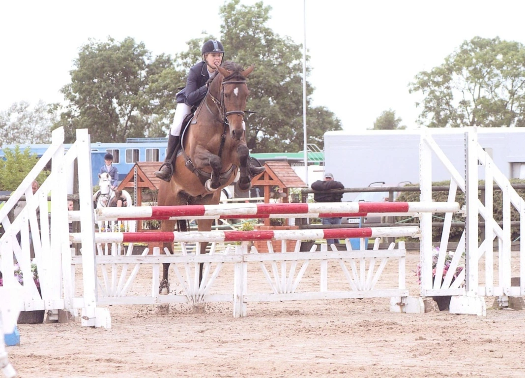Amy Wins 2012 TopSpec Showjumping Scholarship