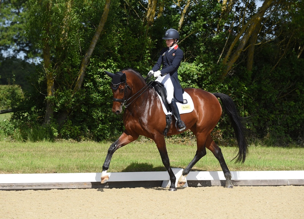 Jessica Wins £3,000 Sponsorship from TopSpec